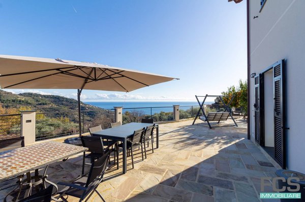 casa indipendente in vendita a Finale Ligure