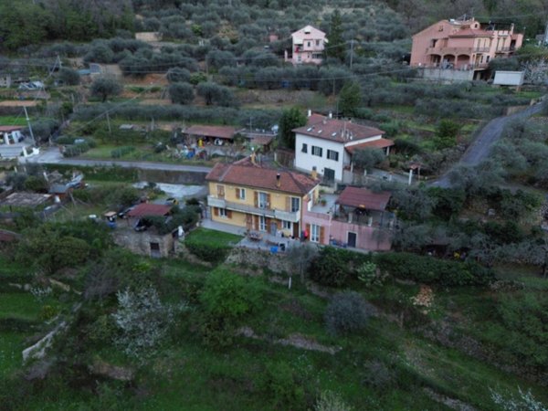 casa indipendente in vendita a Finale Ligure