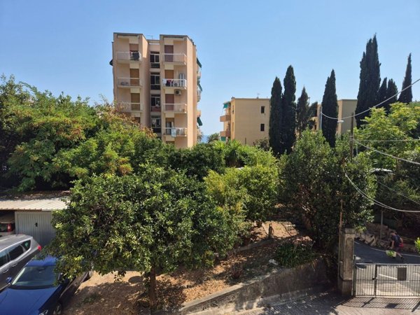 appartamento in vendita a Finale Ligure in zona Varigotti