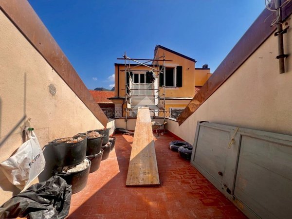 appartamento in vendita a Finale Ligure in zona Perti