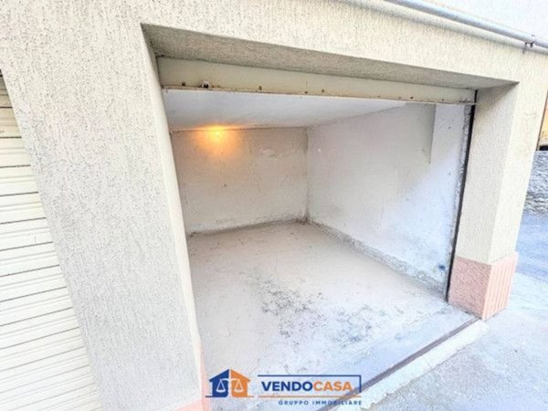 locale di sgombero in vendita a Finale Ligure