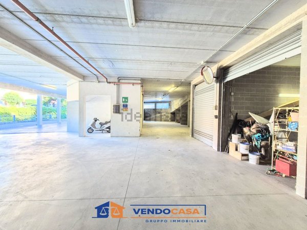 box auto in vendita a Finale Ligure