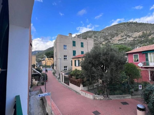 appartamento in vendita a Finale Ligure in zona Varigotti