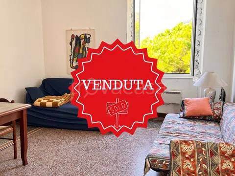 appartamento in vendita a Finale Ligure in zona Varigotti