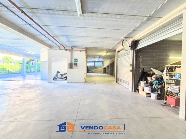 box auto in vendita a Finale Ligure