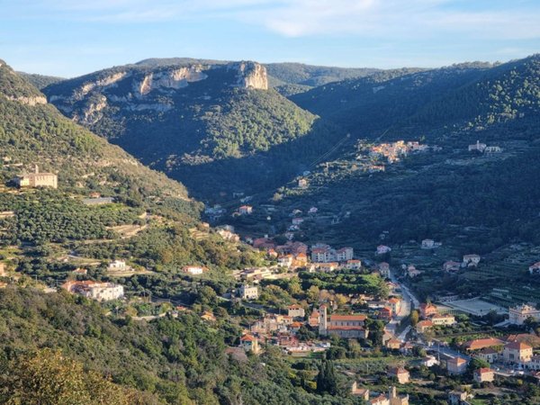 appartamento in vendita a Finale Ligure