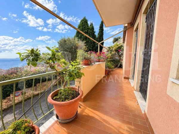 appartamento in vendita a Finale Ligure