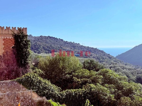 appartamento in vendita a Finale Ligure in zona Gorra