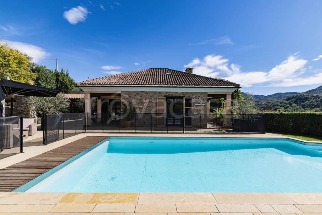 casa indipendente in vendita a Garlenda