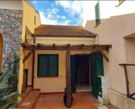 casa indipendente in vendita a Garlenda in zona Castelli