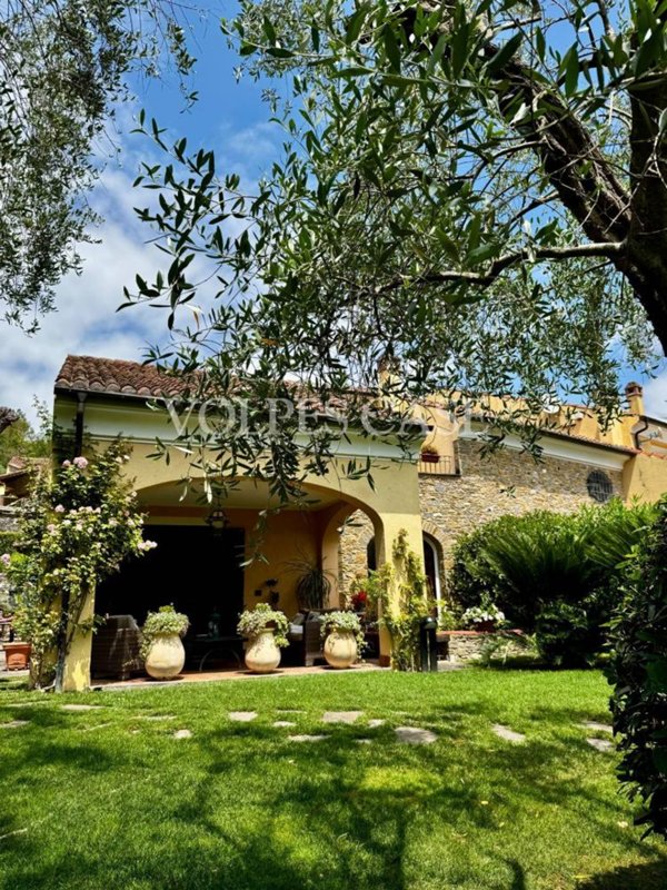 casa indipendente in vendita a Garlenda in zona Castelli