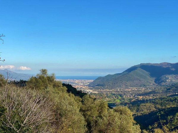 casale in vendita a Garlenda in zona Paravenna