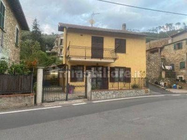 casa indipendente in vendita a Garlenda in zona Paravenna