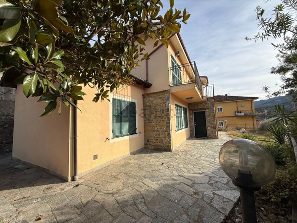 casa indipendente in vendita a Garlenda