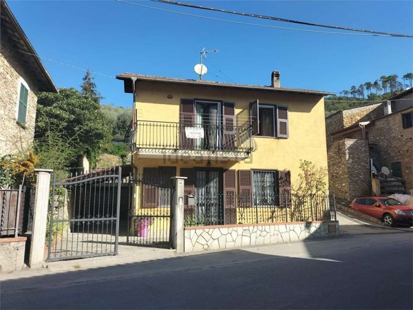 casa indipendente in vendita a Garlenda in zona Castelli