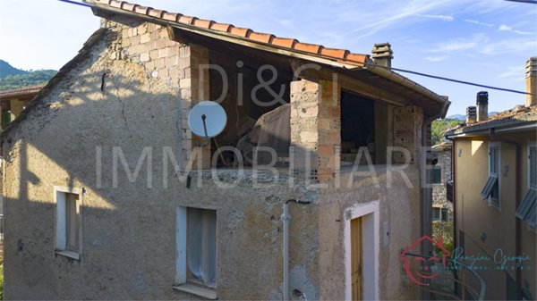 casa indipendente in vendita a Garlenda in zona Castelli