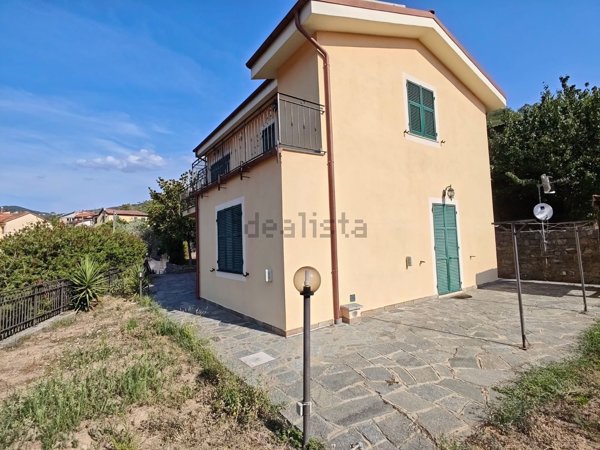 casa indipendente in vendita a Garlenda in zona Castelli