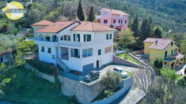 casa indipendente in vendita a Giustenice