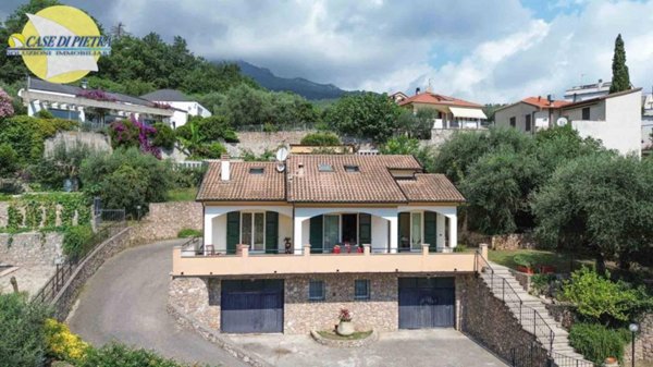 casa indipendente in vendita a Giustenice