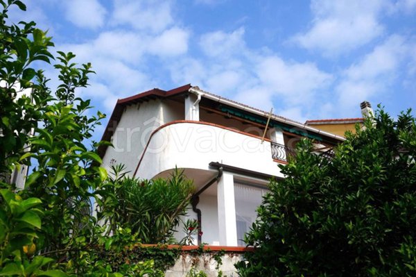 casa indipendente in vendita a Giustenice