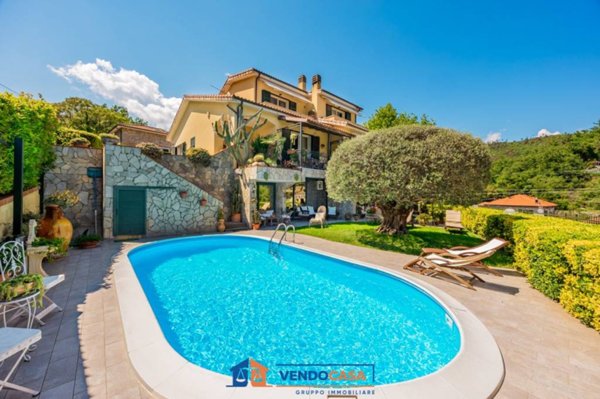 casa indipendente in vendita a Giustenice