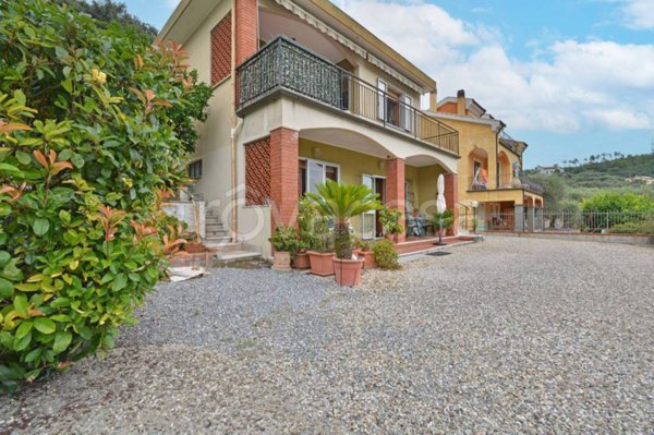 casa indipendente in vendita a Giustenice