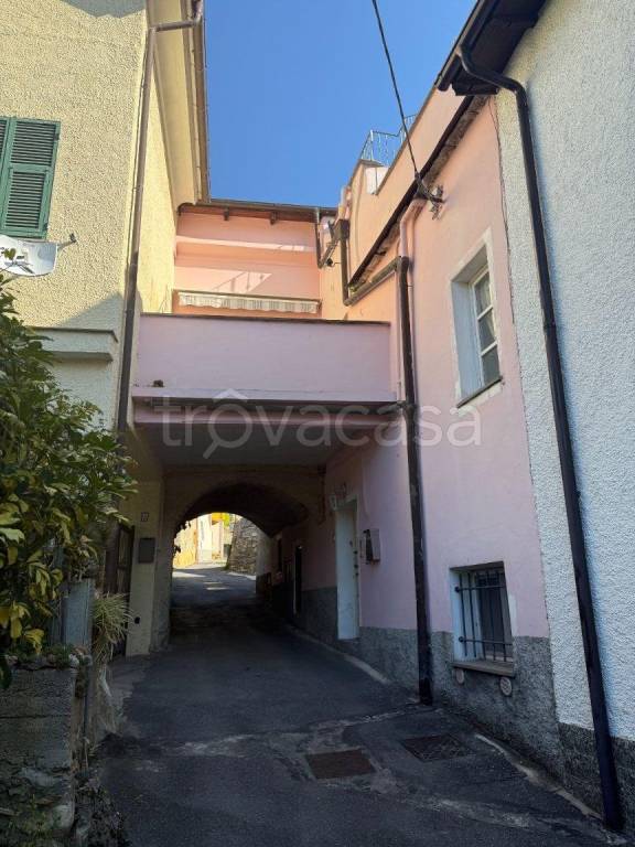 casa indipendente in vendita a Giustenice in zona San Lorenzo