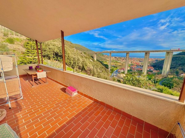 casa indipendente in vendita a Giustenice