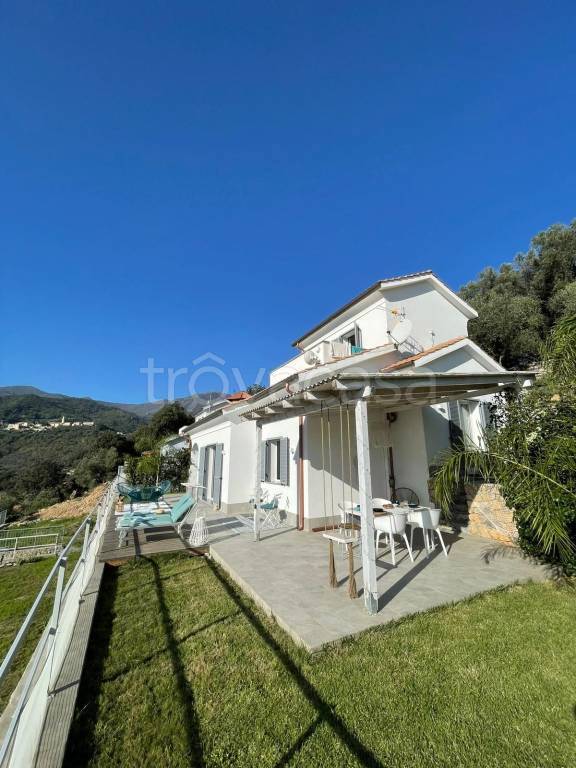 casa indipendente in vendita a Giustenice in zona San Lorenzo