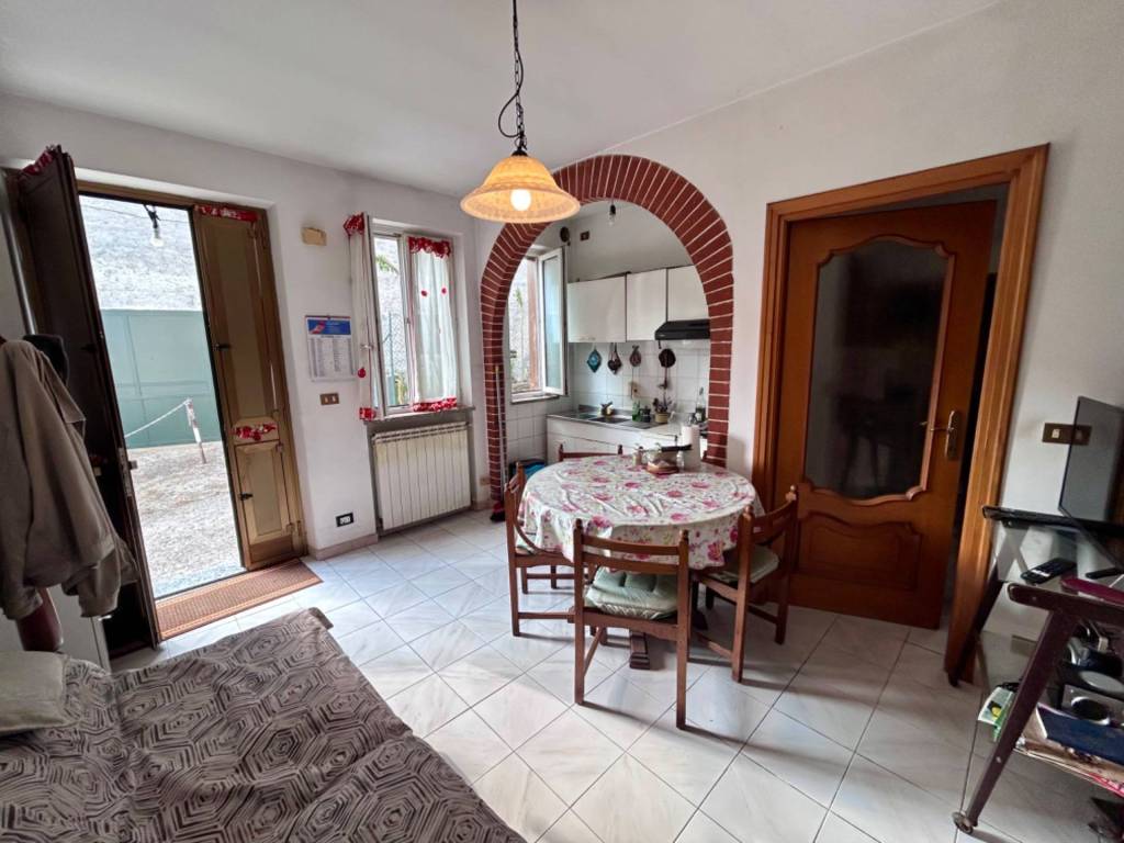 casa indipendente in vendita a Giustenice in zona San Lorenzo