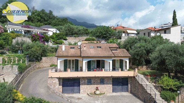 casa indipendente in vendita a Giustenice in zona San Lorenzo
