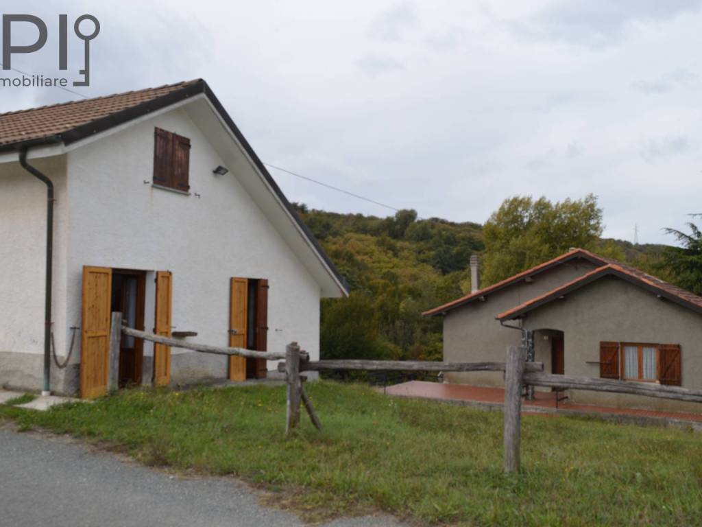 casa indipendente in vendita a Giusvalla