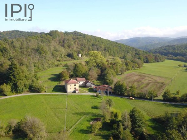casa indipendente in vendita a Giusvalla