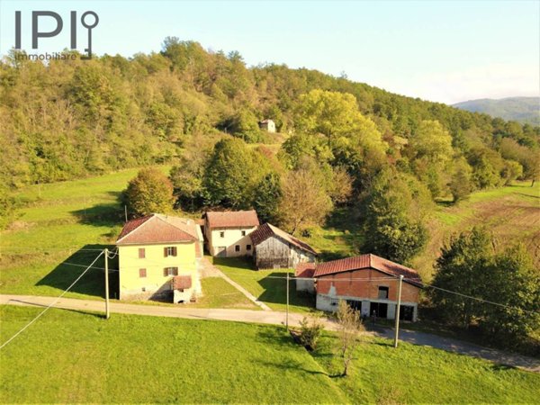 casa indipendente in vendita a Giusvalla