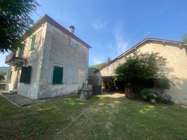 casa indipendente in vendita a Giusvalla