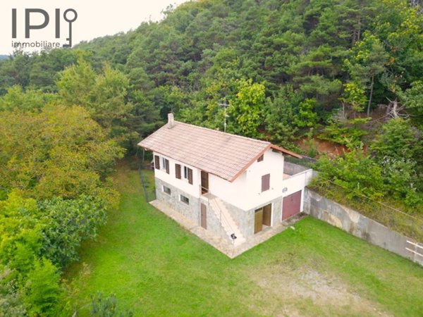 casa indipendente in vendita a Giusvalla