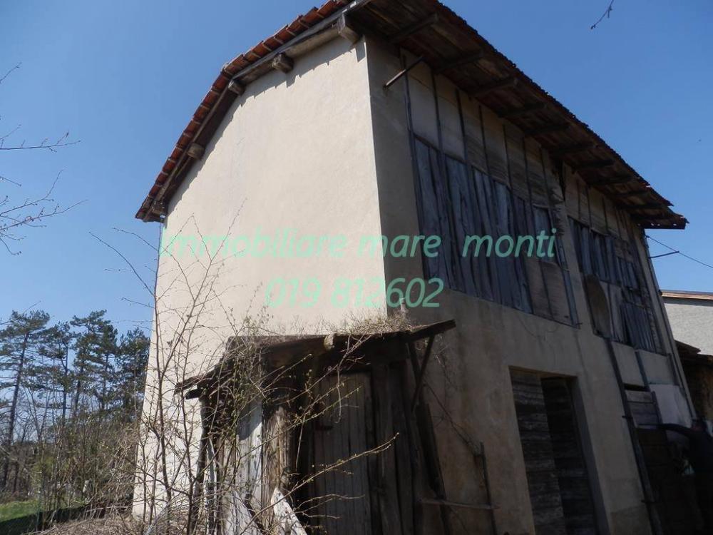 casa indipendente in vendita a Giusvalla