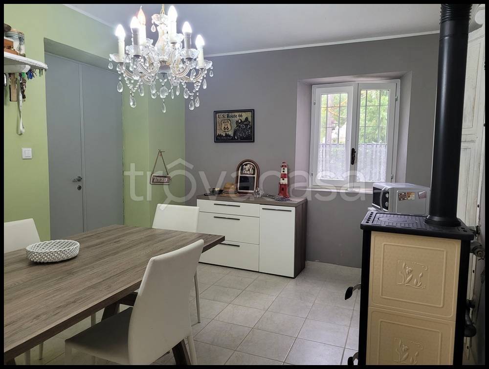 casa indipendente in vendita a Giusvalla