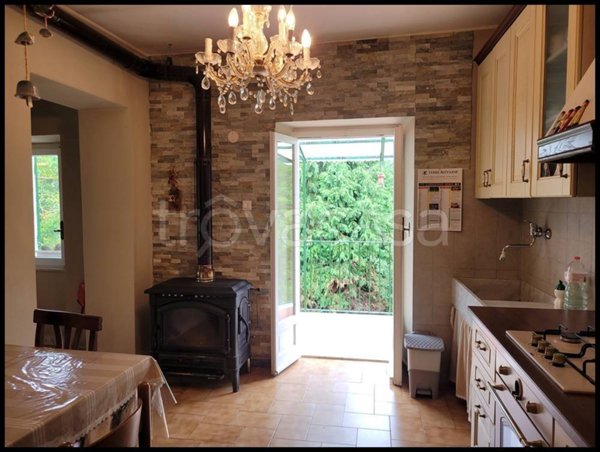 casa indipendente in vendita a Giusvalla