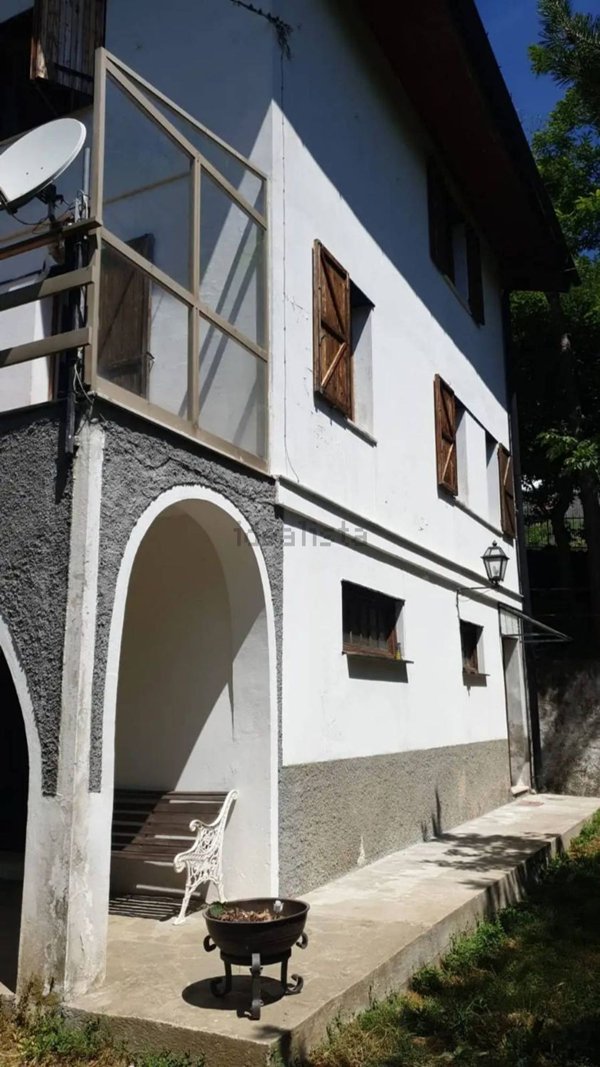 casa indipendente in vendita a Giusvalla