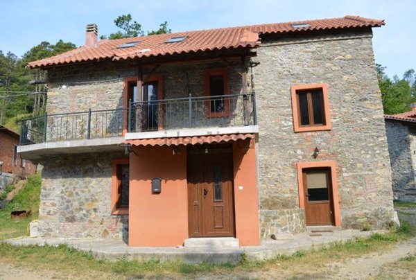 casa indipendente in vendita a Giusvalla