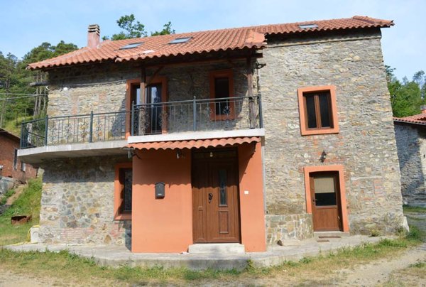 casa indipendente in vendita a Giusvalla