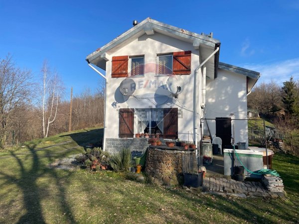 casa indipendente in vendita a Giusvalla