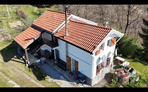 casa indipendente in vendita a Giusvalla