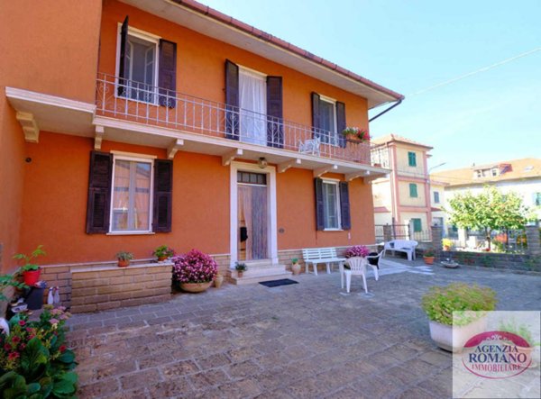 casa indipendente in vendita a Giusvalla