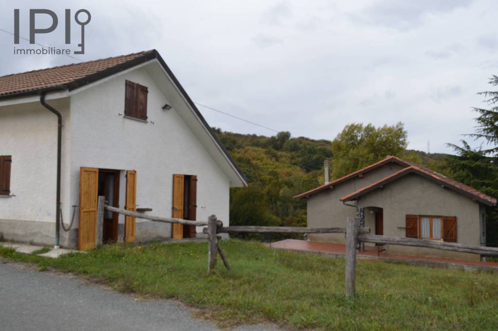 casa indipendente in vendita a Giusvalla