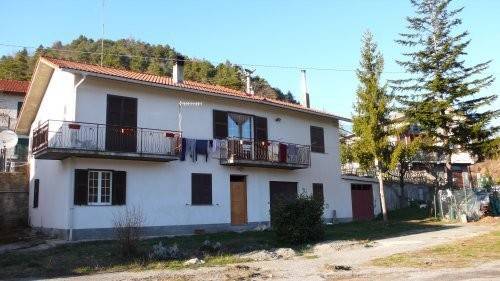 casa indipendente in vendita a Giusvalla