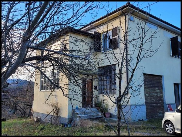 casa indipendente in vendita a Giusvalla
