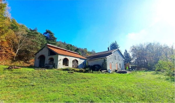 casa indipendente in vendita a Giusvalla