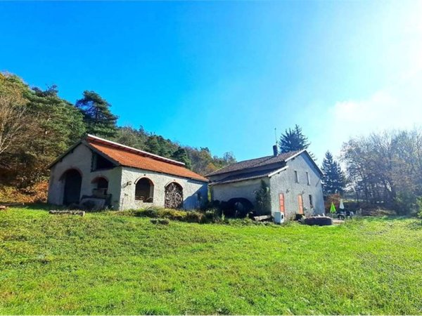 casa indipendente in vendita a Giusvalla